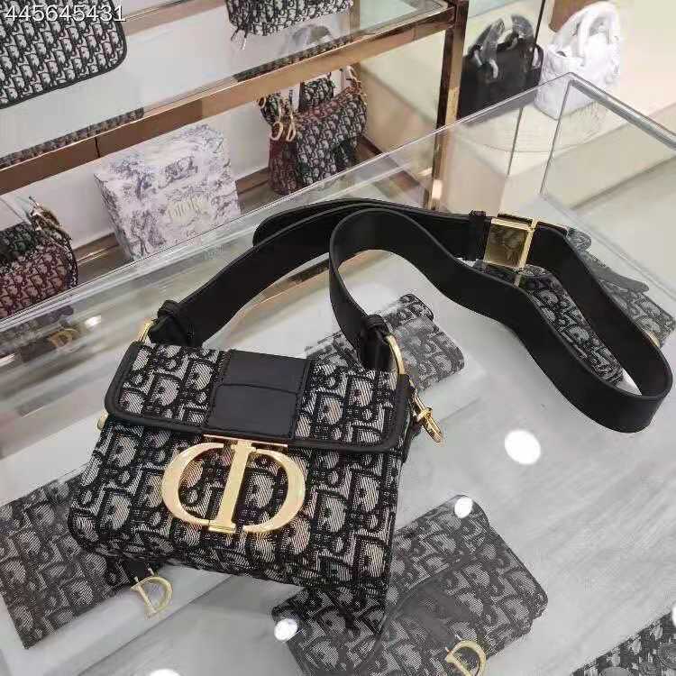 Model X200 -9019 CHRISTIAN DIOR